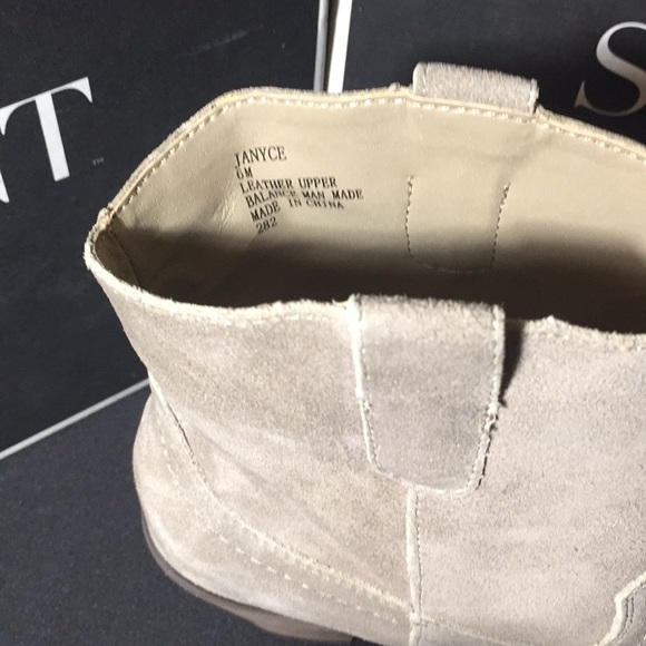 Shoemint Janice suede taupe booties size 6 - Picture 5 of 5